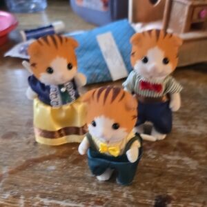 Li'l Woodzee Cat Family